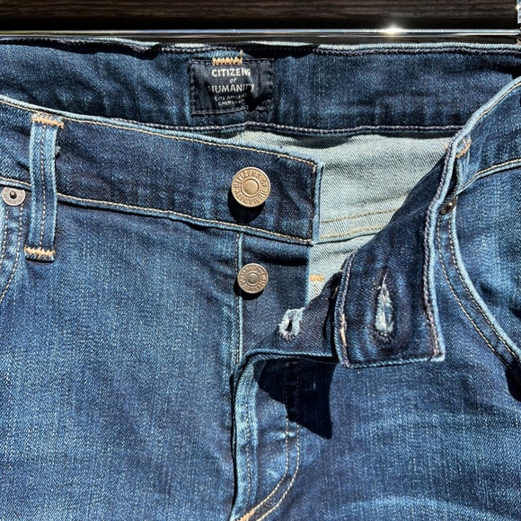 Citizens of Humanity in dark blue wash: Size W31 L26 - Picture 6 of 6